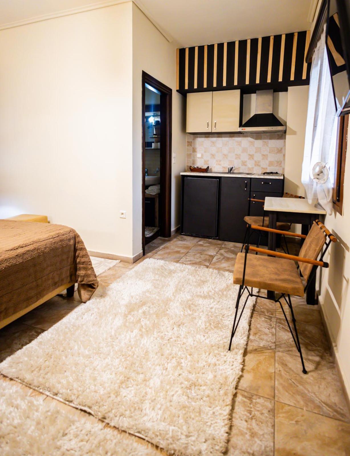 Enastron Hotel Kalavryta Buitenkant foto