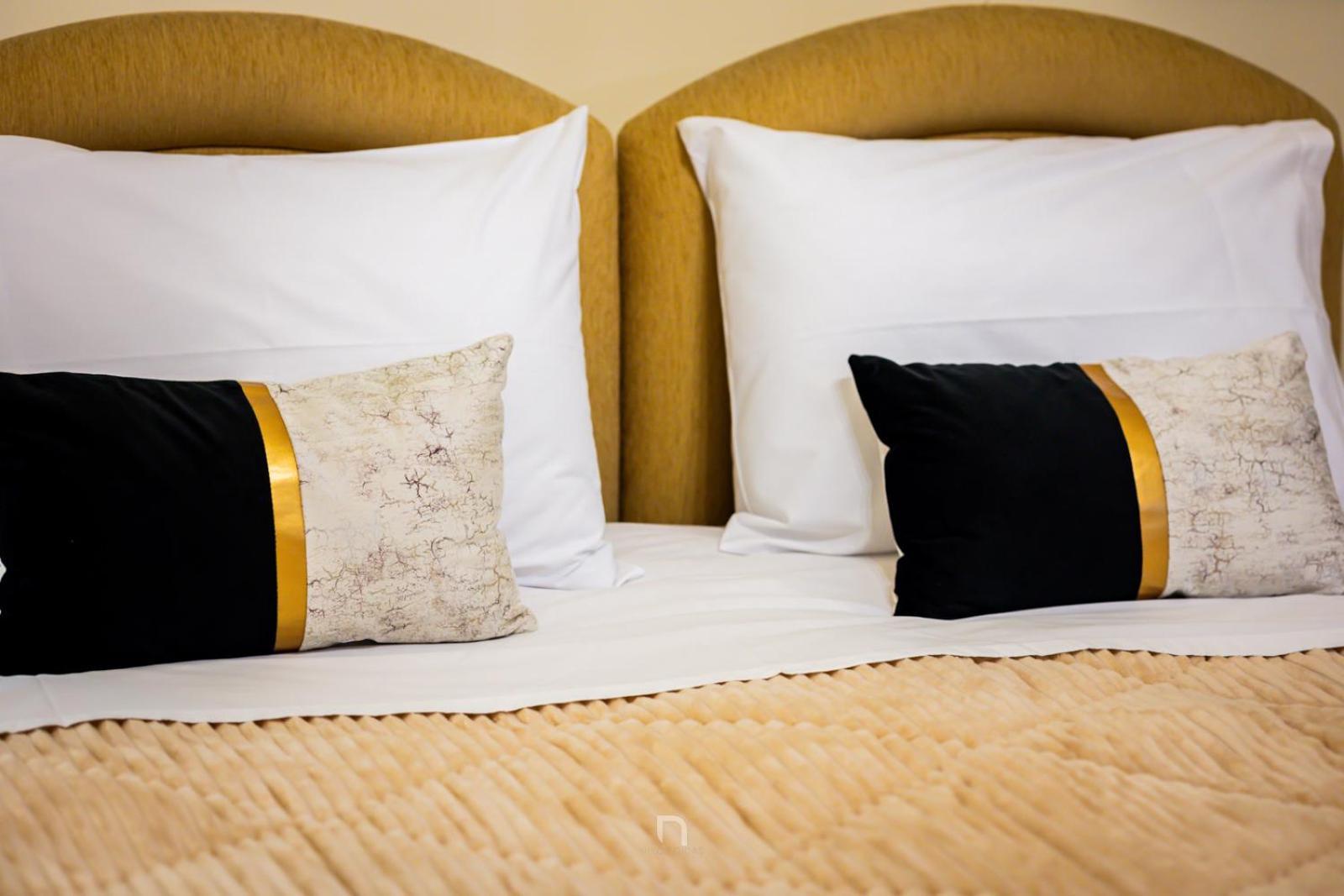 Enastron Hotel Kalavryta Buitenkant foto